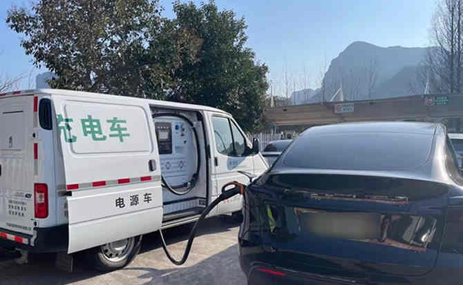 昌吉回族自治州汽车搭电